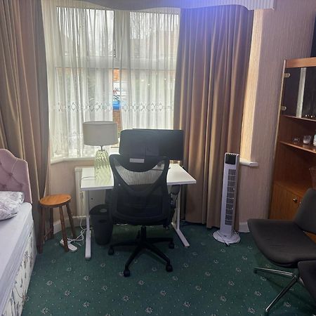 Room Canvey Island Zewnętrze zdjęcie